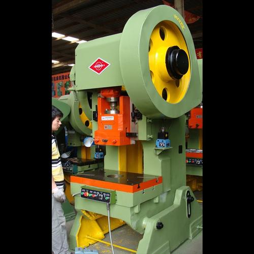 J23-63T開式可傾沖床 通用型鍛壓設(shè)備的品質(zhì)之選